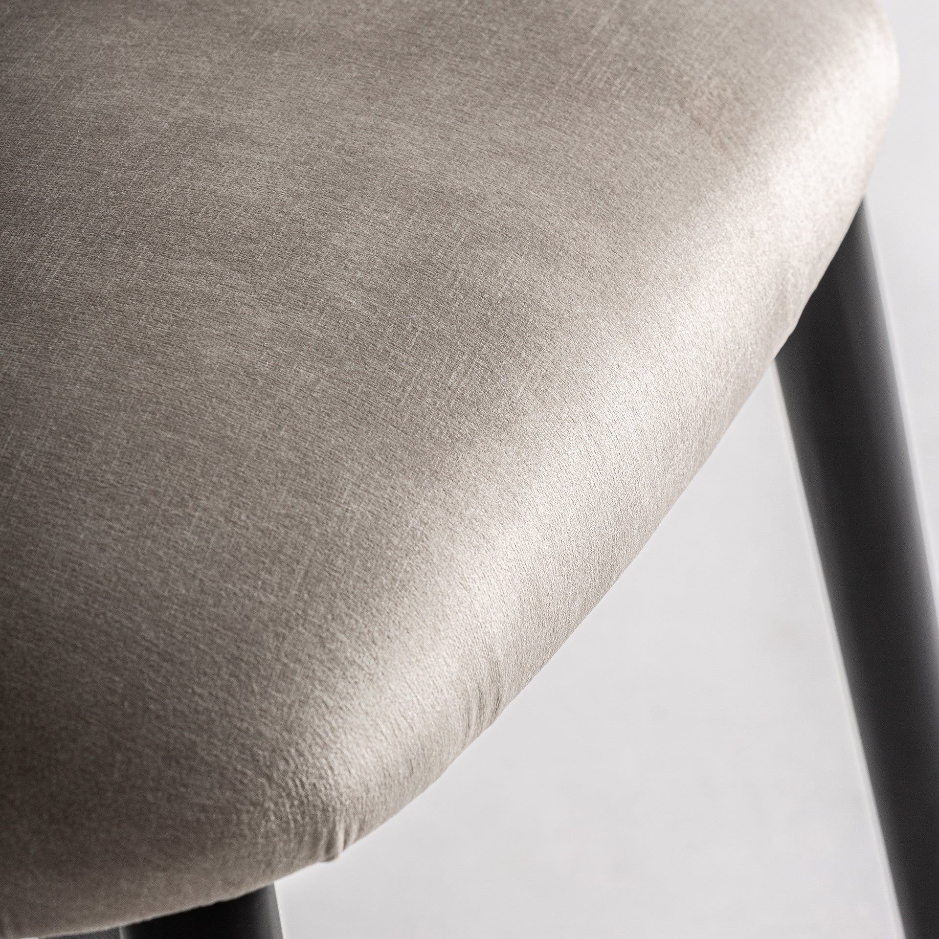 ZELL CHAIR